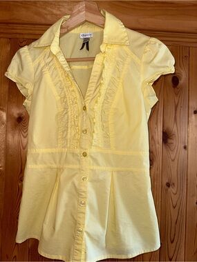 Dynamite Pale Yellow Ruffle-Trim Blouse
